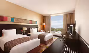 2 Twin Guest Room with City View